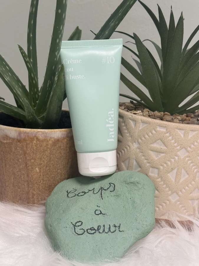 N°10 Hydrater Crème Cou et Buste Jadéa