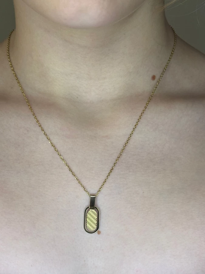 collier pendentif oval doré Nakupenda
